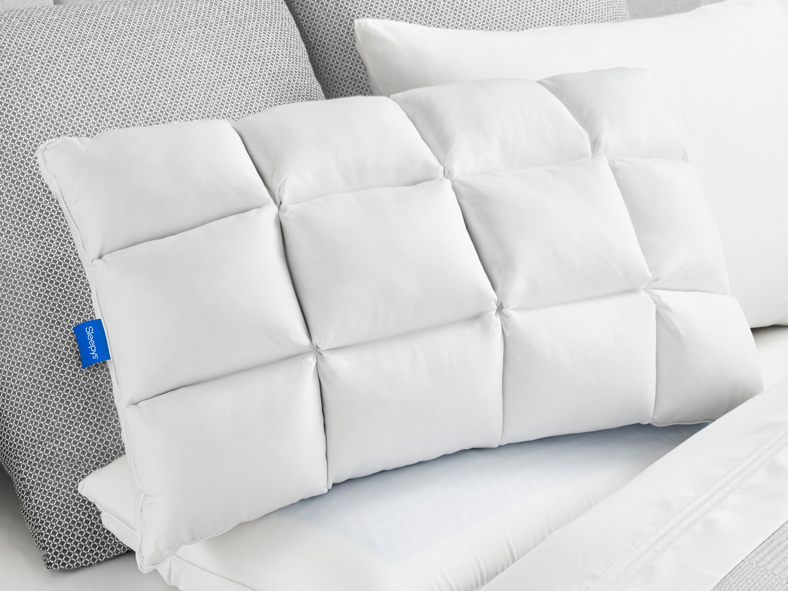 Sleepy's FRíO® Chill Hybrid Pillow